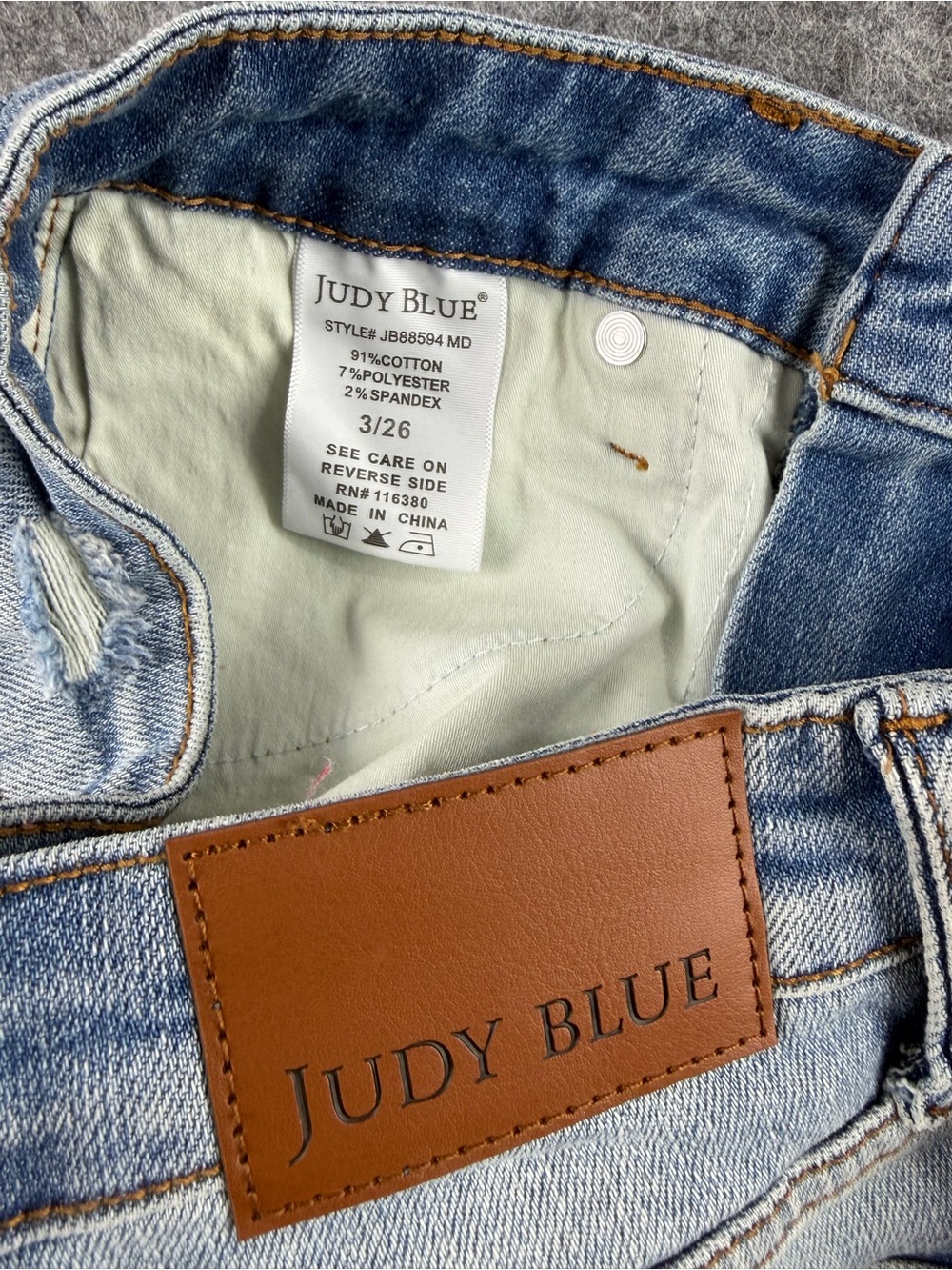 Judy Blue Destroy Flare Denim Jeans Women’s Size 3/26 Light Wash - Picture 6 of 7